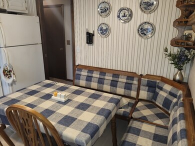 Table and Booth / Seats Stay