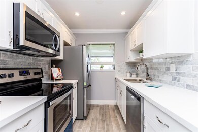 452 High Point Dr Unit B-large-018-9-DSC