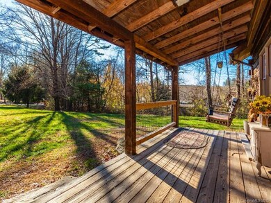 51 Meadow Woods Dr, Hendersonville, NC 28792 - photo 6