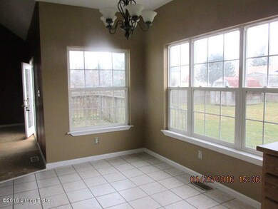 162 Helmwood Cir, Mount Washington, KY 40047 - photo 4