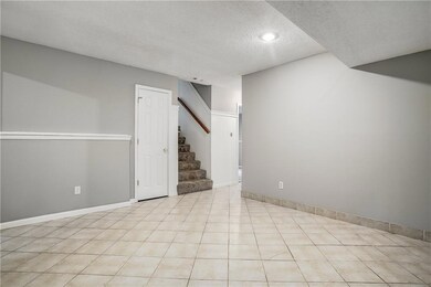 202 N Sunset Ln, Raymore, MO 64083 - photo 6