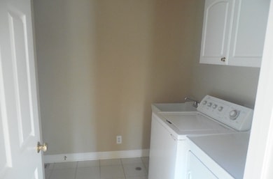 812 Leverenz Rd, Naperville, IL 60565 - photo 5