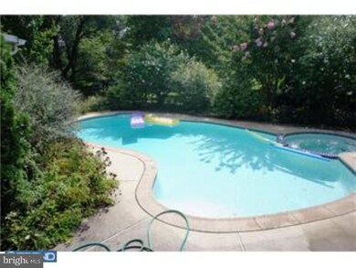 37 S Forge Manor Dr, Phoenixville, PA 19460 - photo 6