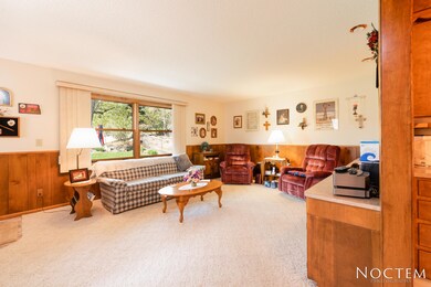 1238 E Coulee Rd-22