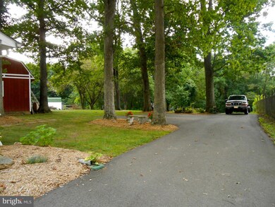 10981 Horseshoe Dr, Frederick, MD 21701 - photo 7