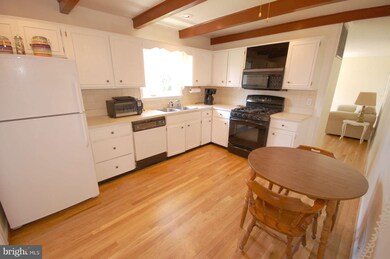 4209 Queen Mary Dr, Olney, MD 20832 - photo 7