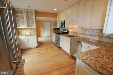 2352 Mallory Ct, Falls Church, VA 22043 - photo 3