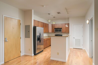 863_Flynn_St_Unit_305_05
