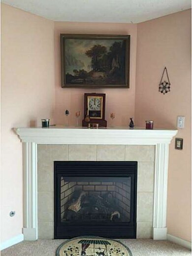 Living Room. Cozy Gas Fireplace!