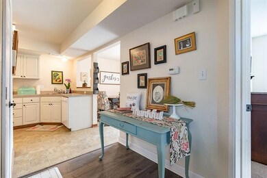 905 N Field Stone Dr, Lawrence, KS 66049 - photo 5