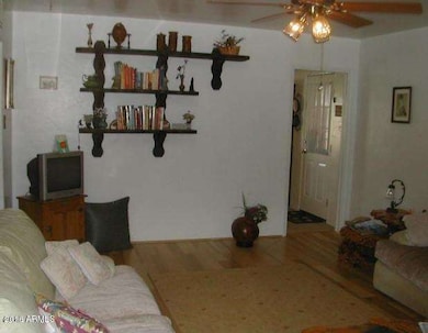 2208 Livingroom