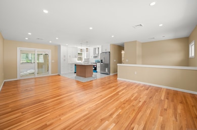 146 Black Point Rd, Niantic, CT 06357 - photo 6