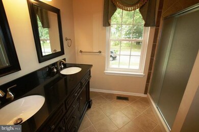 1046 Saint Michaels Dr, Bowie, MD 20721 - photo 7