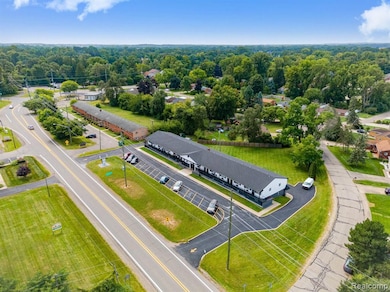 2475 S Commerce Rd unit 5, Commerce Charter Township, MI 48390 - photo 5