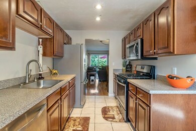 311 Thayer St unit 311, Abington, MA 02351 - photo 4