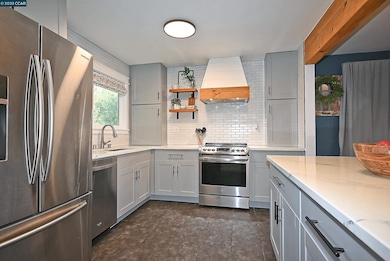 2514 Fern Leaf Ln, Martinez, CA 94553 - photo 5