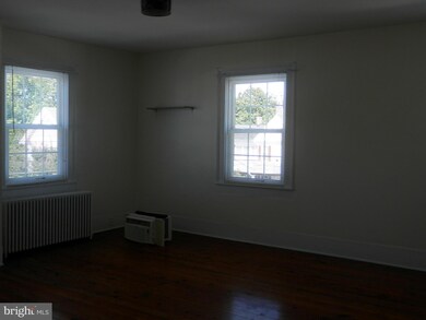 107 S High St unit . B, Edinburg, VA 22824 - photo 2