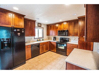 622 Summit Ridge Dr E, the Dalles, OR 97058 - photo 4