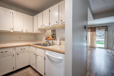 212 Charring Cross Dr-10