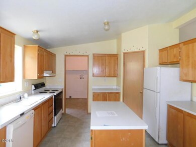431-470091 Kitchen (2)