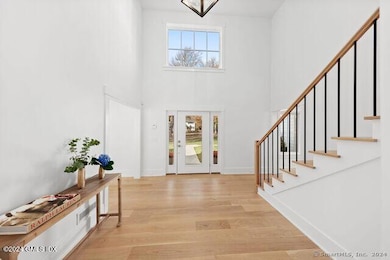 77 Stanton Rd, Darien, CT 06820 - photo 4