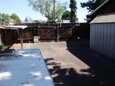 720 Chestnut St, Central Point, OR 97502 - photo 3