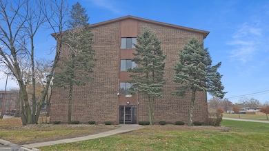 14621 Greenwood Rd unit A406, Dolton, IL 60419 - photo 2