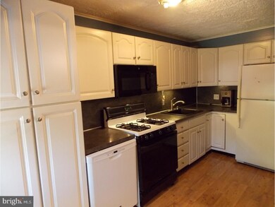 1123 Tremont Dr, Glenolden, PA 19036 - photo 7