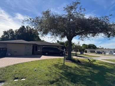 1736 Bonnie Ct, Fort Myers, FL 33901 - photo 2