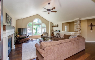 2415 Spring St, Medford, OR 97504 - photo 4