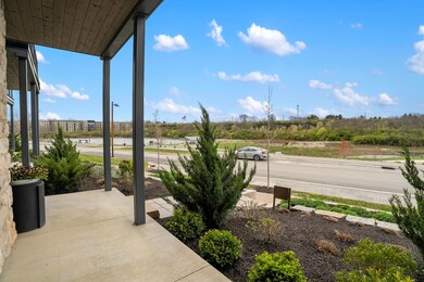 2288 Quarry Trails Dr, Columbus, OH 43228 - photo 4