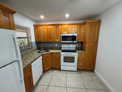 3817 Cocoplum Cir unit 3585, Coconut Creek, FL 33063 - photo 3