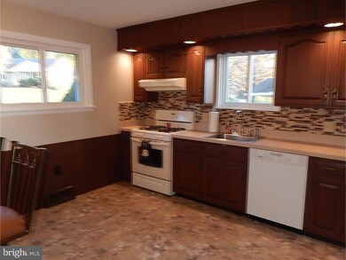 2316 Alsace Rd, Reading, PA 19604 - photo 5