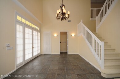 4 Foyer