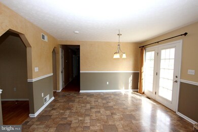 573 Cider Dr, Bunker Hill, WV 25413 - photo 7