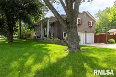 1603 Skyline Dr, Bettendorf, IA 52722 - photo 2