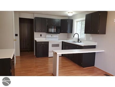 502 S Broad St, Harrison, MI 48625 - photo 6