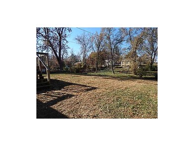 2332 S Hall Rd, Independence, MO 64052 - photo 2