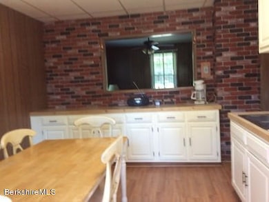 565 W Housatonic St, Pittsfield, MA 01201 - photo 4