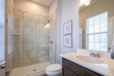 10868 Mossy Rock Dr, Fishers, IN 46038 - photo 6