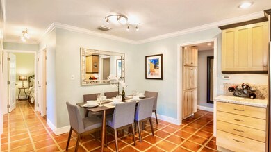 5-1709GEORGE-16x9-dining