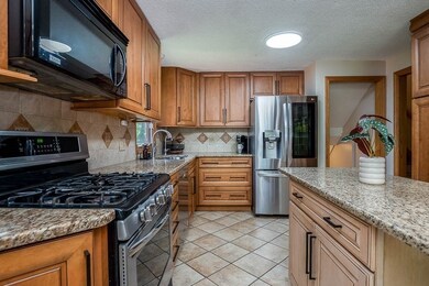 14 Craig St, Carver, MA 02330 - photo 6