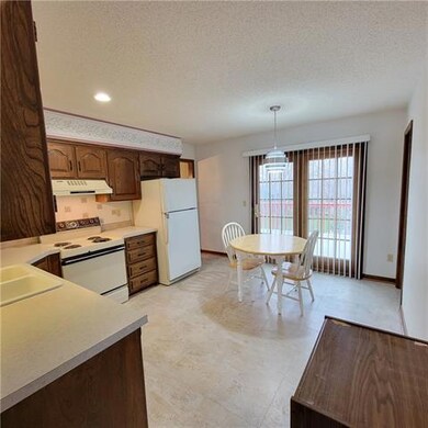 6421 Charlotte St, Shawnee, KS 66216 - photo 7