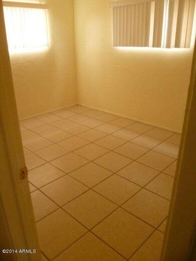 3044 W LAWRENCE 044