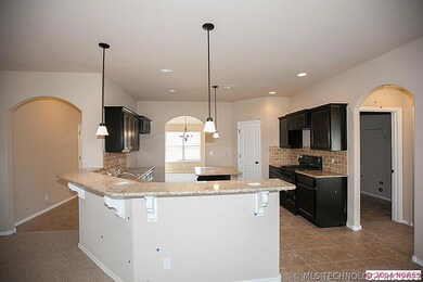 8992 S 254th East Ave, Broken Arrow, OK 74014 - photo 7