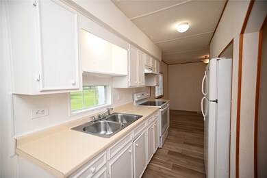 3402 Keis Rd, Pearland, TX 77584 - photo 7