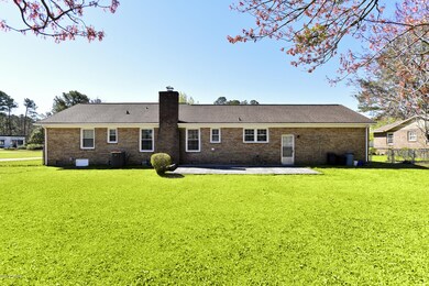 209 Columbia Dr, Jacksonville, NC 28546 - photo 4