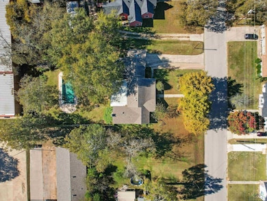 713 Buffalo St, Gilmer, TX 75644 - photo 6