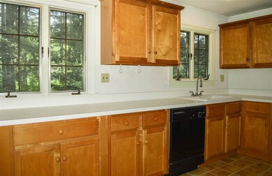 15 Crescent St, Keene, NH 03431 - photo 5