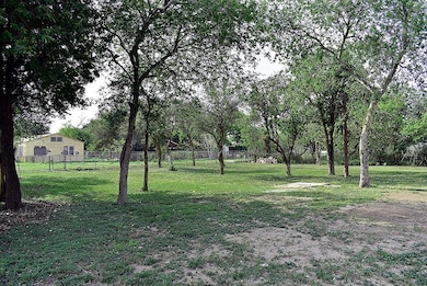 315 S 6th St, Donna, TX 78537 - photo 3